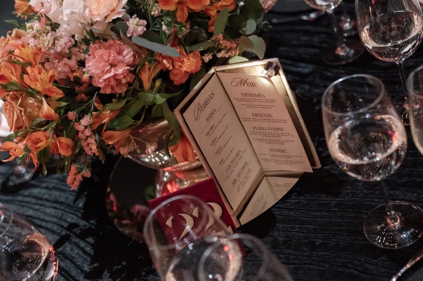 Centro de mesa floral para boda