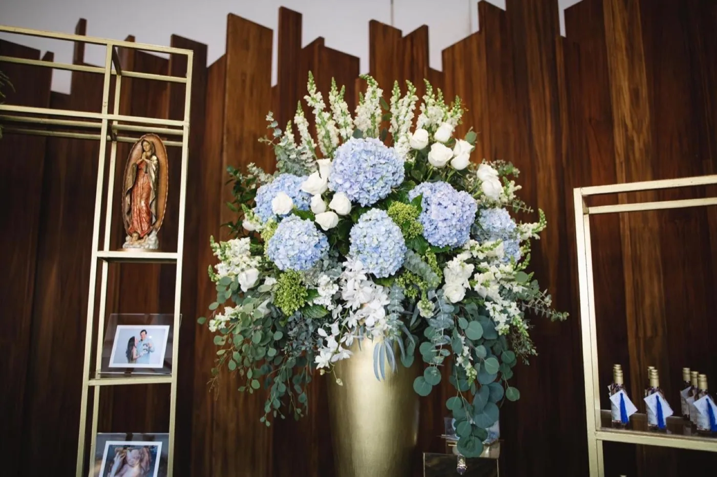 Decoración floral para baby shower