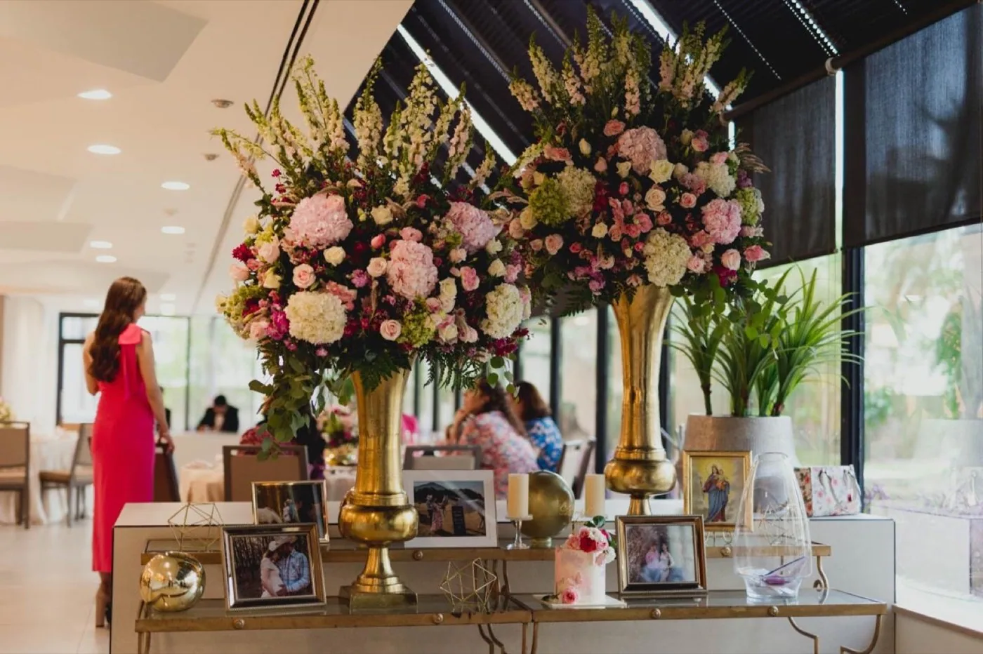 Decoración floral para baby shower