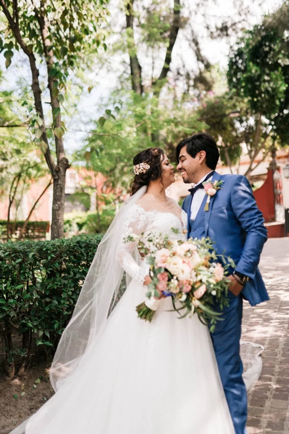 Ramo de novia con diseño floral artesanal