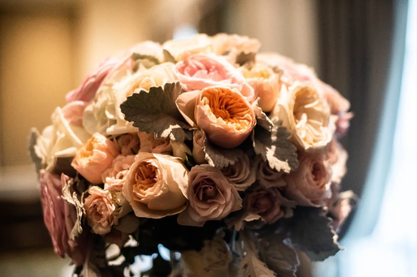 Ramo de novia con diseño floral artesanal