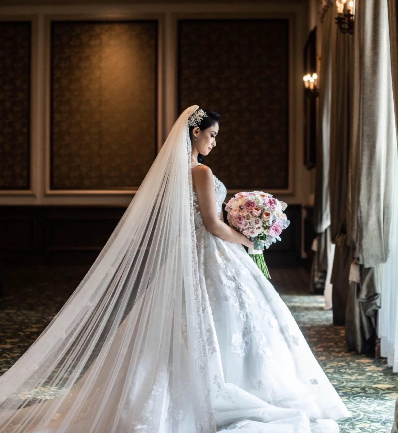 Ramo de novia con diseño floral artesanal