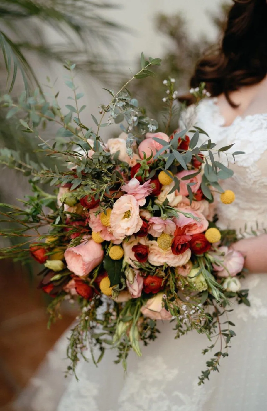 Ramo de novia con diseño floral artesanal