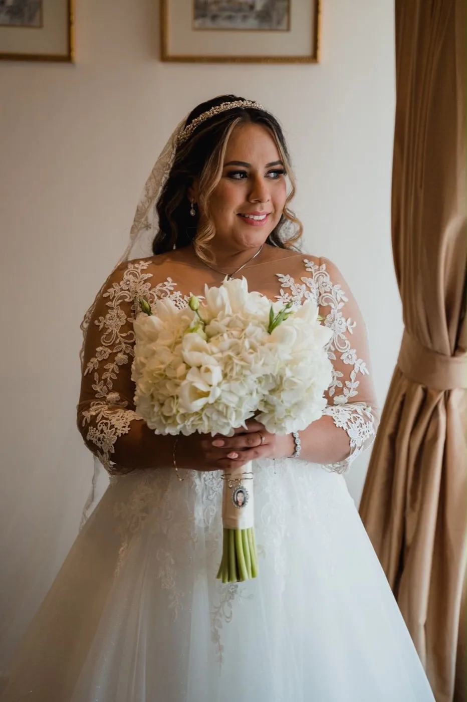 Ramo de novia con diseño floral artesanal