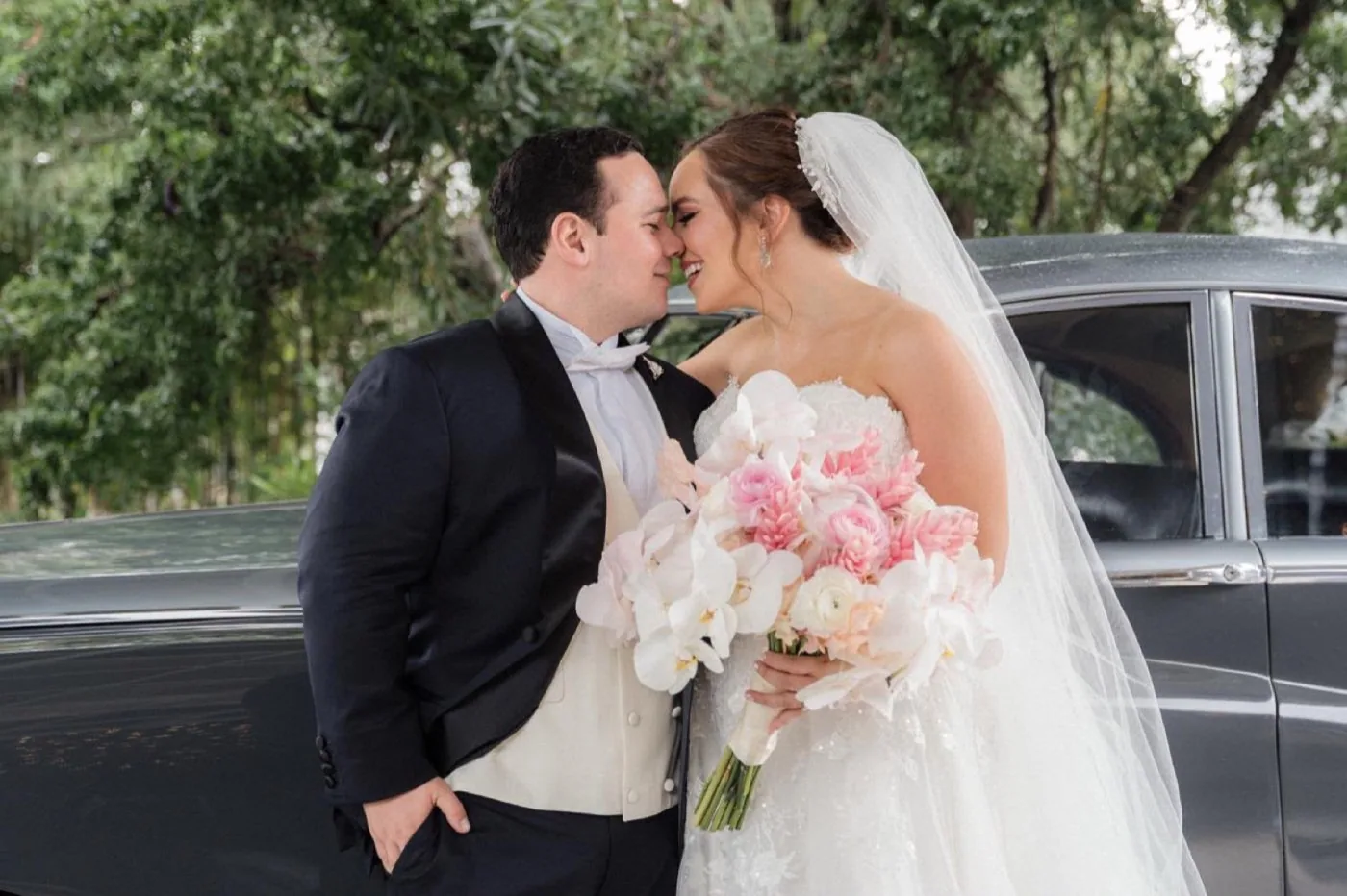 Ramo de novia con diseño floral artesanal