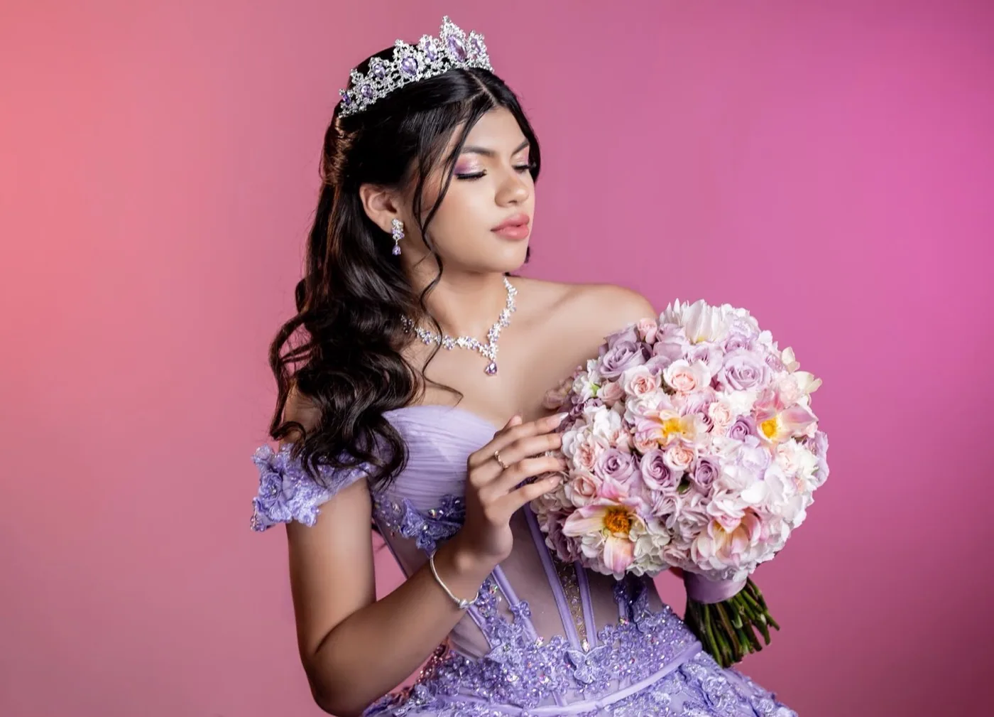 Ramo de novia con diseño floral artesanal