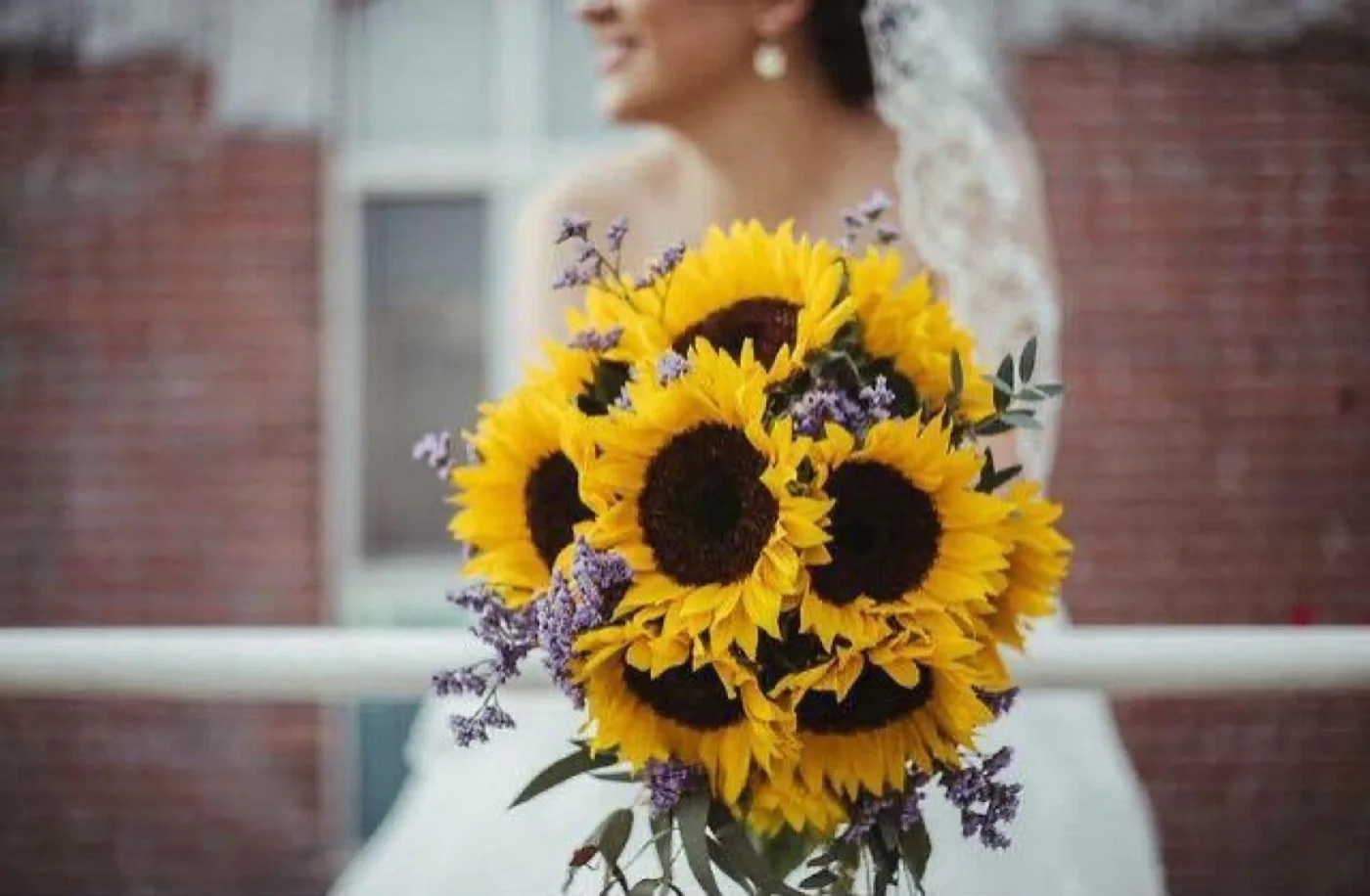 Ramo de novia con diseño floral artesanal