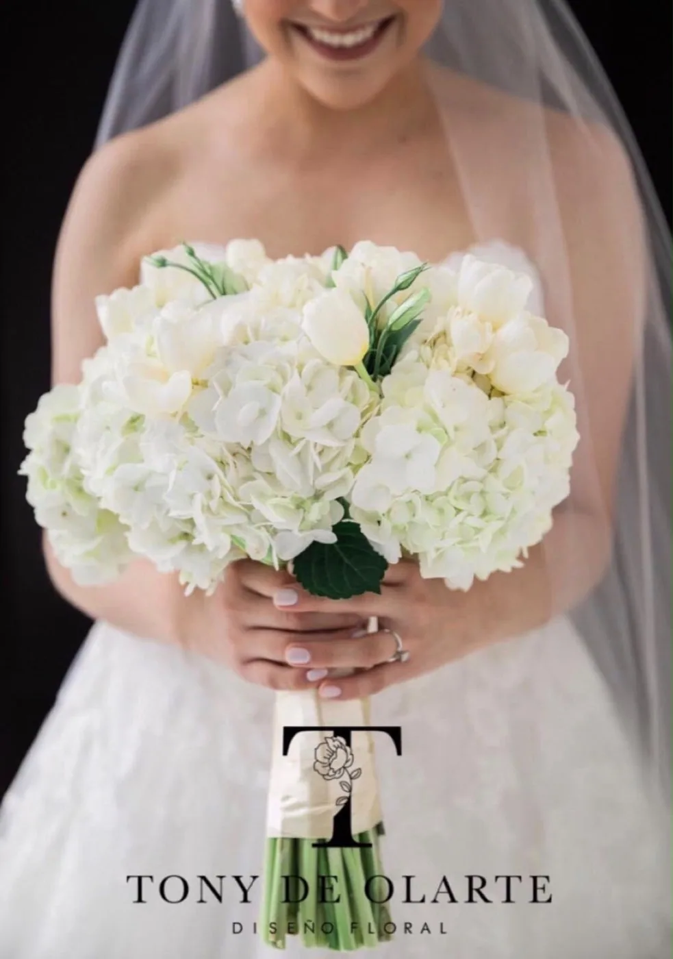 Ramo de novia con diseño floral artesanal