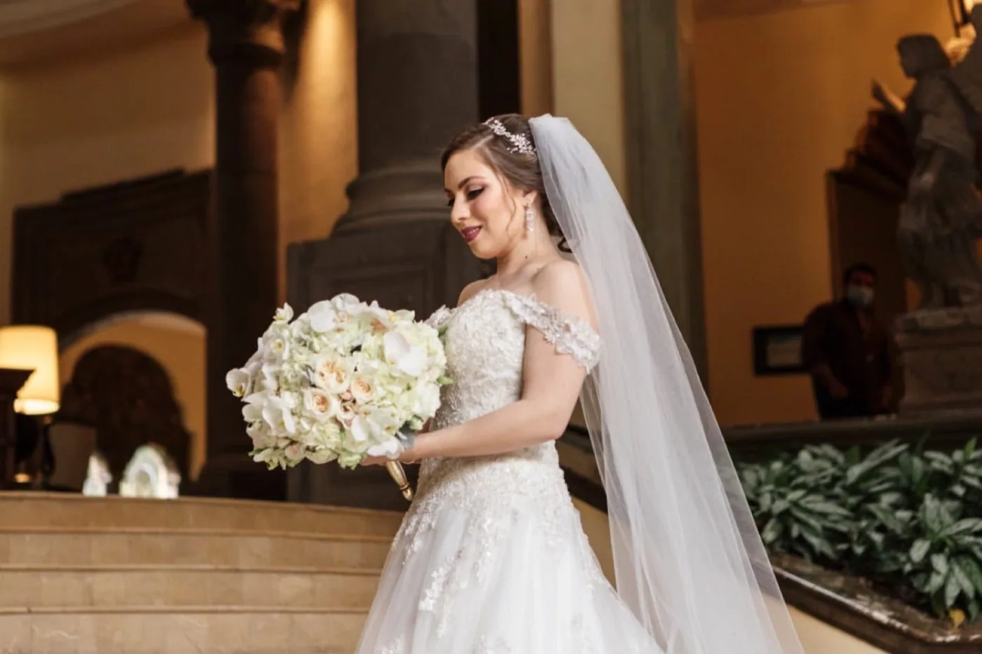 Ramo de novia con diseño floral artesanal