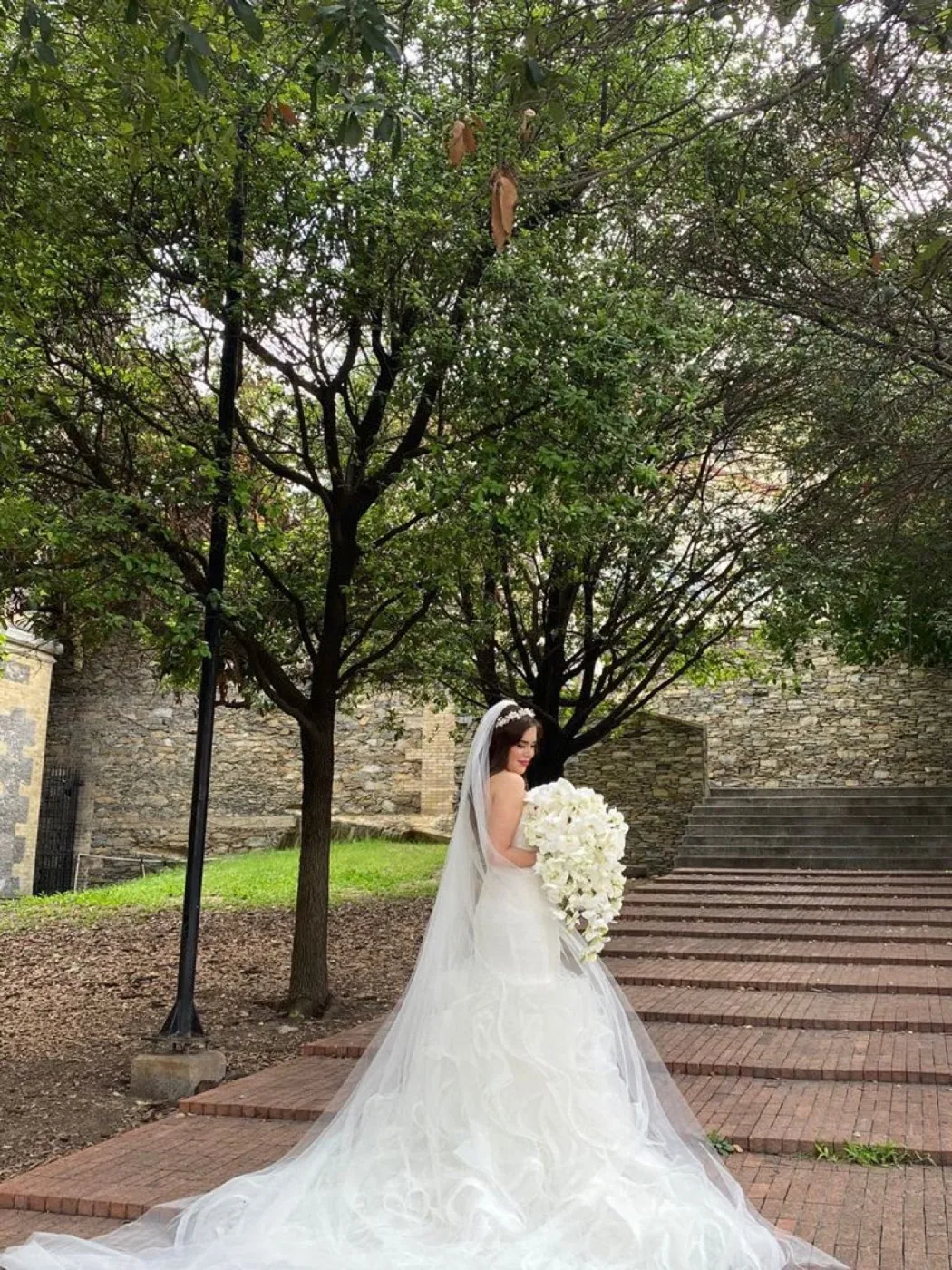 Ramo de novia con diseño floral artesanal
